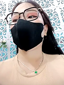 Snapshot of Bonnie-2k chatting on 10/14/25, 08:15 Bonnie-2k online show from 10/14/25, 08:15