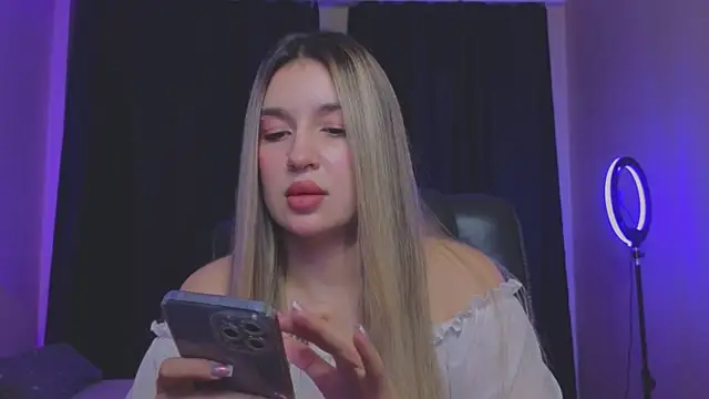 RoxyChill online show from 10/28/25, 09:28