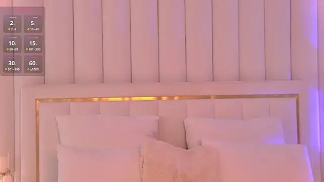 Snapshot of AlexaFlow chatting on 11/24/25, 04:07 AlexaFlow online show from 11/24/25, 04:07