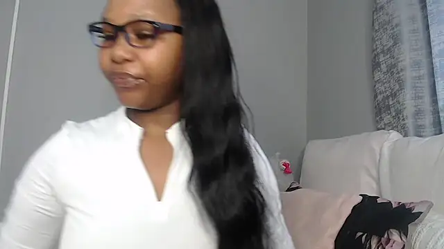 Snapshot of DarrkDeeva68 chatting on 10/13/25, 12:05 DarrkDeeva68 online show from 10/13/25, 12:05