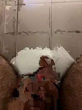 Snapshot of c2c3finm chatting on 10/19/25, 09:43 c2c3finm online show from 10/19/25, 09:43