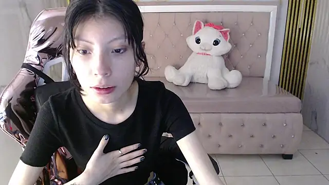 Snapshot of verana_s chatting on 11/23/25, 08:08 verana s online show from 11/23/25, 08:08