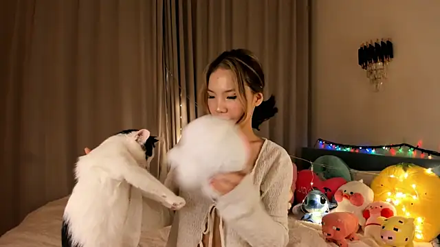 Snapshot of haerinn chatting on 11/22/25, 07:57 haerinn online show from 11/22/25, 07:57