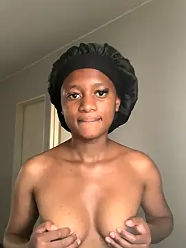 sweetcake87 online show from 10/15/25, 11:32