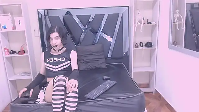 Atley Dolly online show from 10/28/25, 09:28