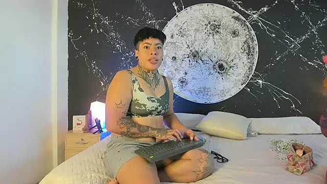 LiaAndMateo online show from 10/01/25, 12:33