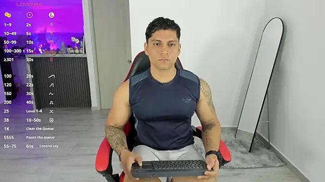 Nicolasmontoya16 online show from 10/16/25, 04:24