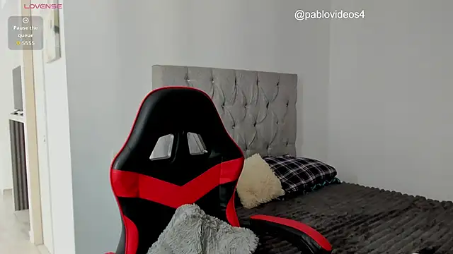 Snapshot of Nicolasmontoya16 chatting on 10/29/25, 06:31 Nicolasmontoya16 online show from 10/29/25, 06:31