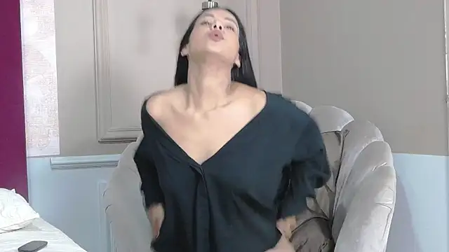 Snapshot of CaraVelvet chatting on 09/29/25, 01:27 CaraVelvet online show from 09/29/25, 01:27