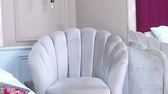 Snapshot of CaraVelvet chatting on 10/05/25, 03:43 CaraVelvet online show from 10/05/25, 03:43