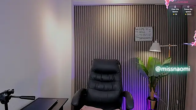 Missnaomi  online show from 10/01/25, 05:30