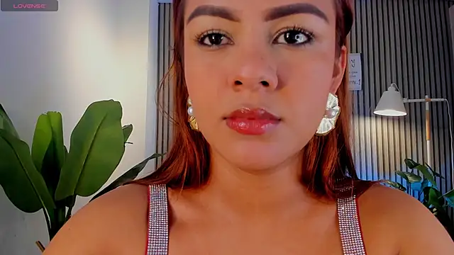 Missnaomi  online show from 10/07/25, 12:30