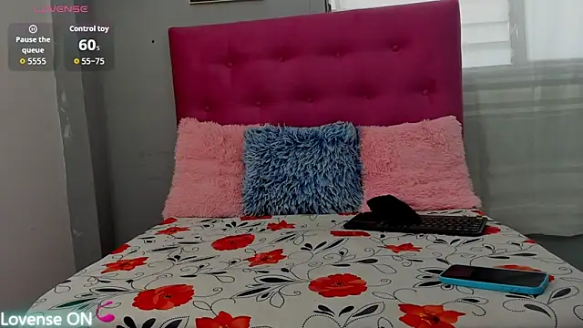 Snapshot of Veronica_mellerr chatting on 10/17/25, 02:41 Veronica mellerr online show from 10/17/25, 02:41