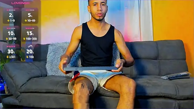 Snapshot of Alex_bigcock11_ chatting on 09/19/25, 11:55 Alex bigcock11  online show from 09/19/25, 11:55