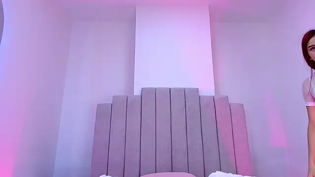 valecastro  online show from 11/19/25, 07:14