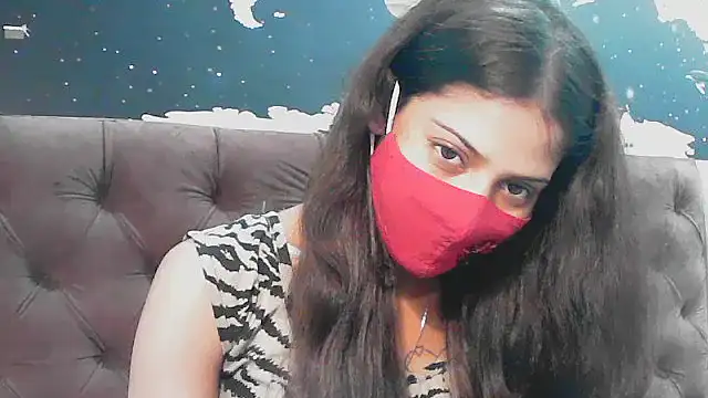 elize   online show from 10/29/25, 01:02