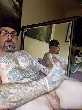 Snapshot of sethdarby chatting on 10/11/25, 04:01 sethdarby online show from 10/11/25, 04:01