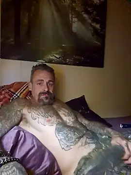 Snapshot of sethdarby chatting on 10/22/25, 05:19 sethdarby online show from 10/22/25, 05:19