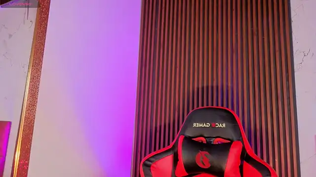 Snapshot of SpicyDemons chatting on 10/02/25, 04:41 SpicyDemons online show from 10/02/25, 04:41