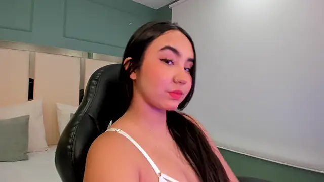 julieta rosee online show from 10/30/25, 10:32