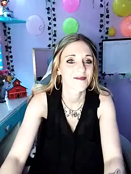 Snapshot of Purple2StayThnxx chatting on 09/28/25, 10:31 Purple2StayThnxx online show from 09/28/25, 10:31