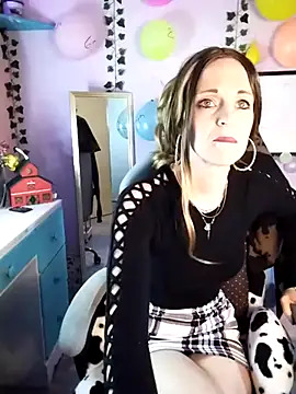 Snapshot of Purple2StayThnxx chatting on 09/29/25, 09:52 Purple2StayThnxx online show from 09/29/25, 09:52