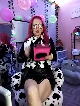 Snapshot of Purple2StayThnxx chatting on 10/12/25, 10:36 Purple2StayThnxx online show from 10/12/25, 10:36