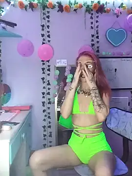 Snapshot of Purple2StayThnxx chatting on 10/22/25, 03:18 Purple2StayThnxx online show from 10/22/25, 03:18