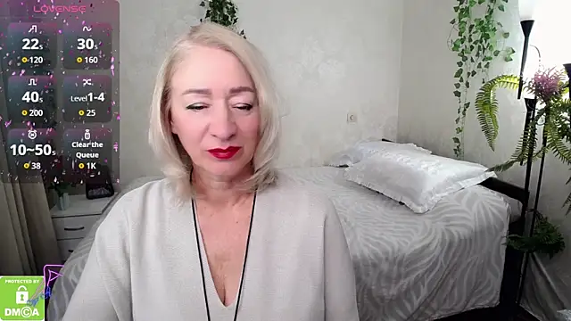 Snapshot of hunters_woman chatting on 09/30/25, 03:50 hunters woman online show from 09/30/25, 03:50