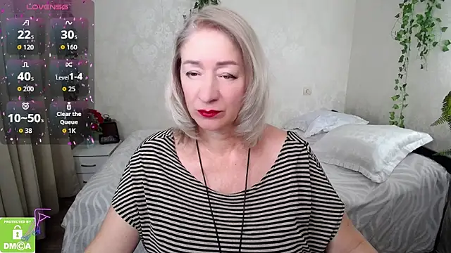 Snapshot of hunters_woman chatting on 10/08/25, 02:04 hunters woman online show from 10/08/25, 02:04