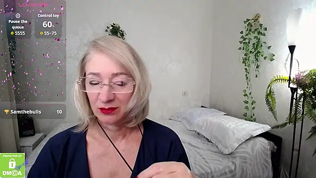 Snapshot of hunters_woman chatting on 10/17/25, 01:57 hunters woman online show from 10/17/25, 01:57