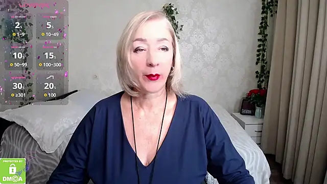 Snapshot of hunters_woman chatting on 10/27/25, 04:00 hunters woman online show from 10/27/25, 04:00