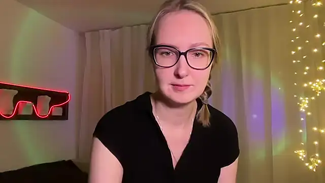 Snapshot of KiraxFate chatting on 09/12/25, 05:57 KiraxFate online show from 09/12/25, 05:57