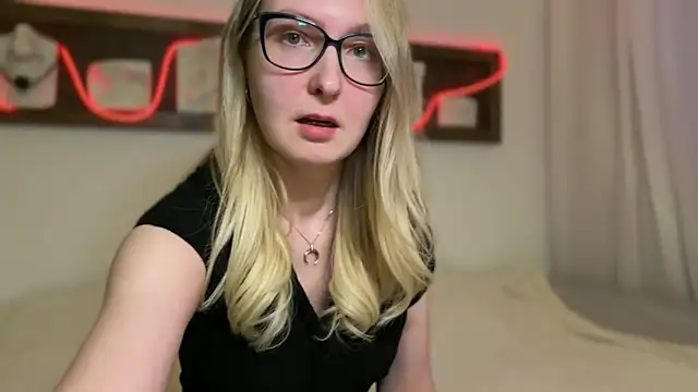 Snapshot of KiraxFate chatting on 11/14/25, 05:11 KiraxFate online show from 11/14/25, 05:11