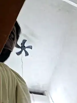 RAYI Queen 3 online show from 11/13/25, 05:01