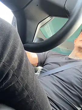 Snapshot of X_es_SL chatting on 10/15/25, 08:47 X es SL online show from 10/15/25, 08:47