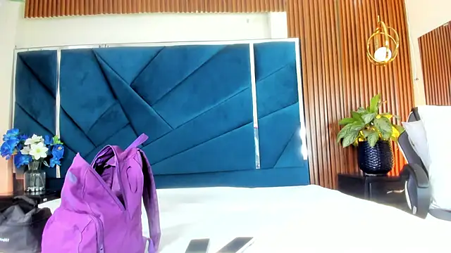 Dulce Pettit online show from 09/24/25, 12:19