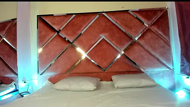 Dulce Pettit online show from 09/27/25, 12:21