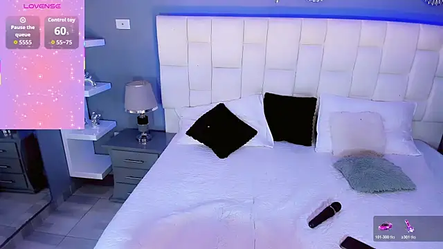 Snapshot of HottSalomee chatting on 10/18/25, 09:48 HottSalomee online show from 10/18/25, 09:48