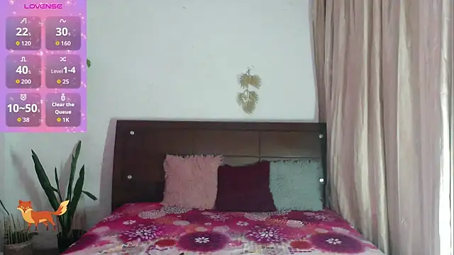 Snapshot of Ant_53 chatting on 10/17/25, 08:22 Ant 53 online show from 10/17/25, 08:22