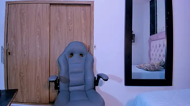 Snapshot of Faver_ chatting on 11/01/25, 12:07 Faver online show from 11/01/25, 12:07