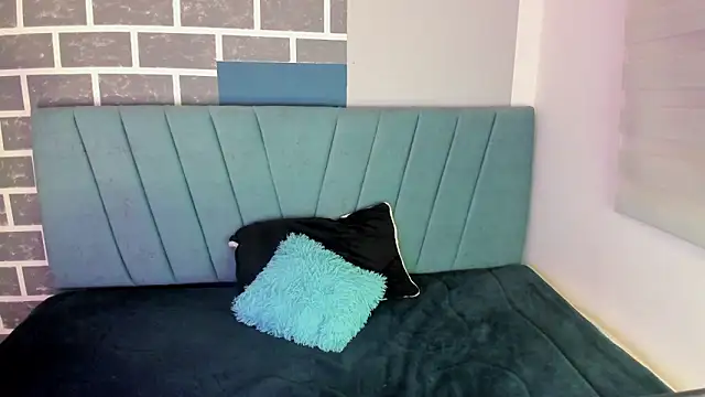 little annee online show from 09/14/25, 11:37