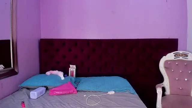 Snapshot of IsabellaLuxe chatting on 09/23/25, 01:14 IsabellaLuxe online show from 09/23/25, 01:14