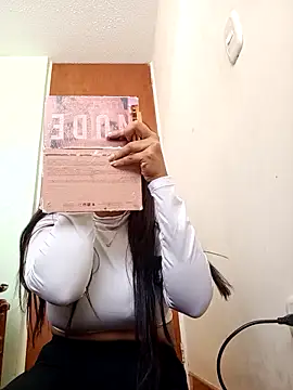 Snapshot of IsabellaLuxe chatting on 09/25/25, 12:42 IsabellaLuxe online show from 09/25/25, 12:42