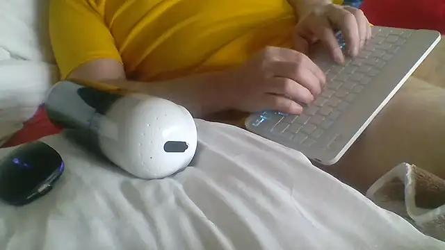 Snapshot of hnhgay chatting on 06/14/26, 01:02 hnhgay online show from 06/14/26, 01:02