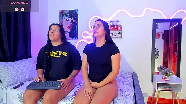 Dilan and Mia online show from 09/18/25, 10:01