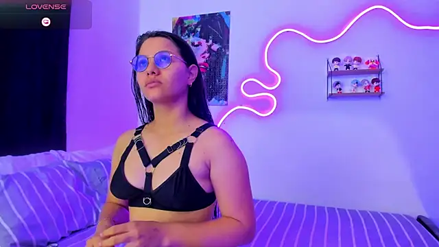 Dilan and Mia online show from 11/15/25, 10:48