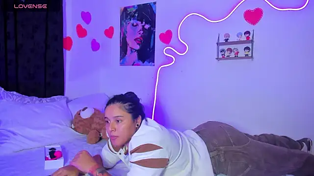 Dilan and Mia online show from 04/29/26, 02:15