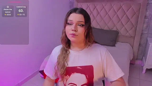 Snapshot of Maxxxine1 chatting on 09/18/25, 05:20 Maxxxine1 online show from 09/18/25, 05:20