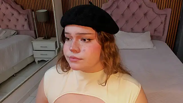 Snapshot of Maxxxine1 chatting on 09/23/25, 12:24 Maxxxine1 online show from 09/23/25, 12:24